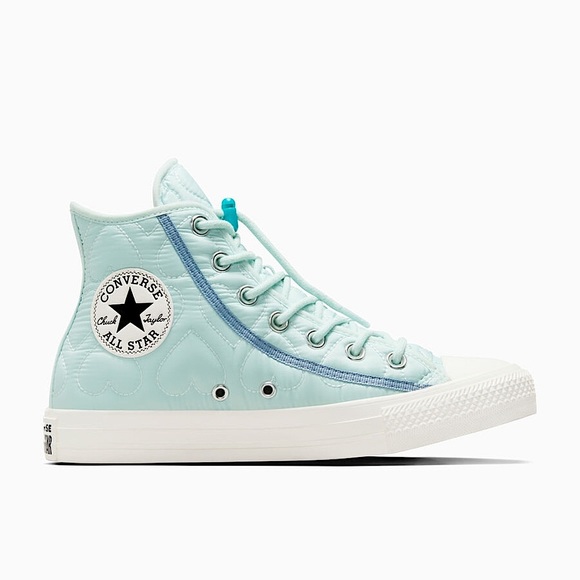 Converse Shoes - 🆕 NIB Converse Chuck Taylor All Star Heart Quilted Sneakers